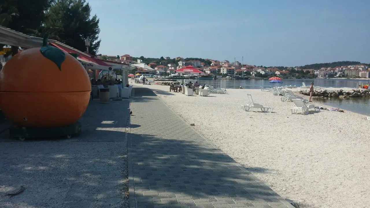 Διαμέρισμα Apartman Korotaj, Okrug Gornji, Ciovo Τρογκίρ