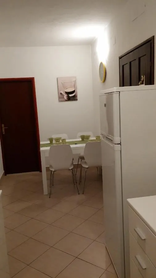 Apartman Korotaj, Okrug Gornji, Ciovo Traù 0*,  Croazia