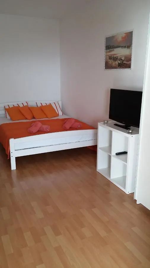 Apartman Korotaj, Okrug Gornji, Ciovo Traù 0*,  Croazia